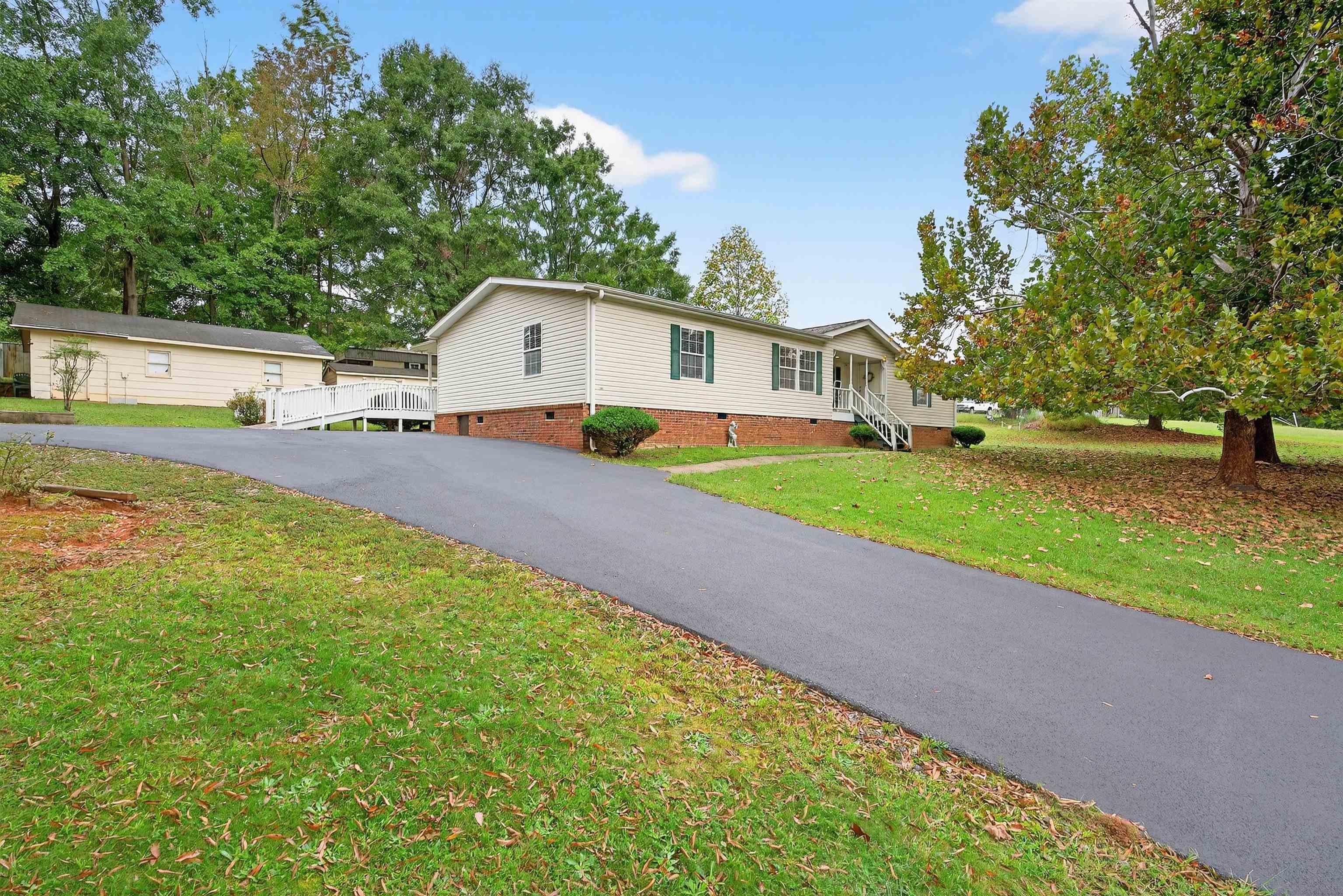 118 Settle Avenue Campobello, SC 29322 - Photo 1 of 36
