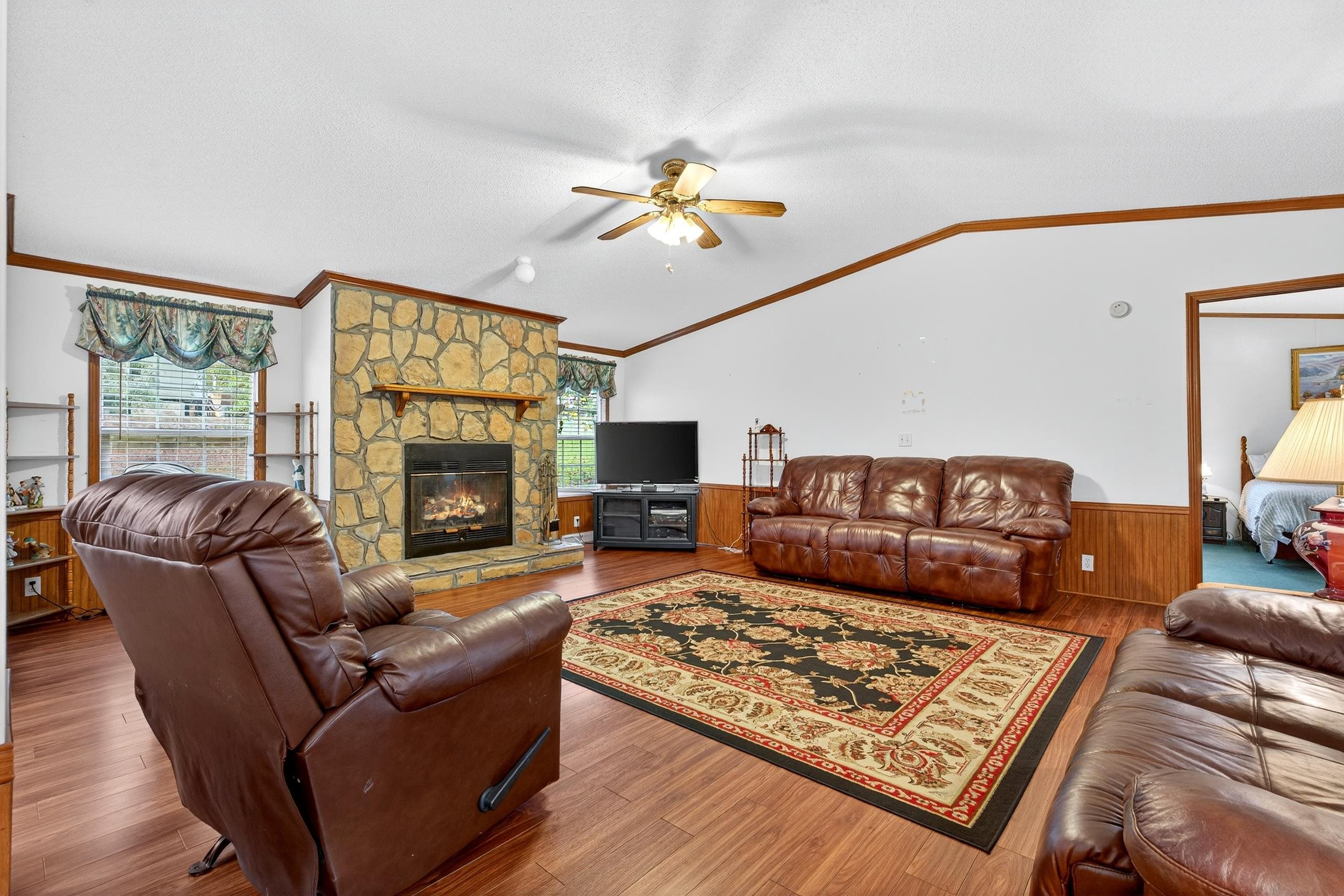 118 Settle Avenue Campobello, SC 29322 - Photo 4 of 36