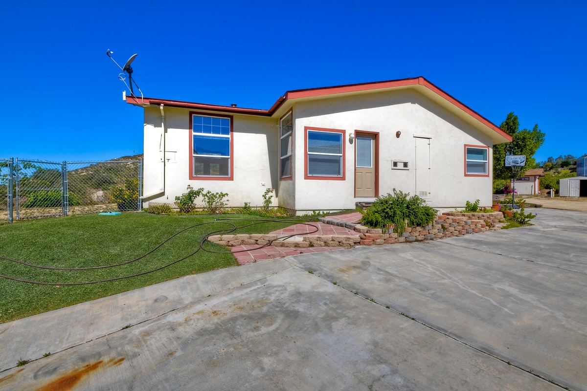 16111 Lyons Valley Road Jamul, CA 91935 - Photo 3 of 25