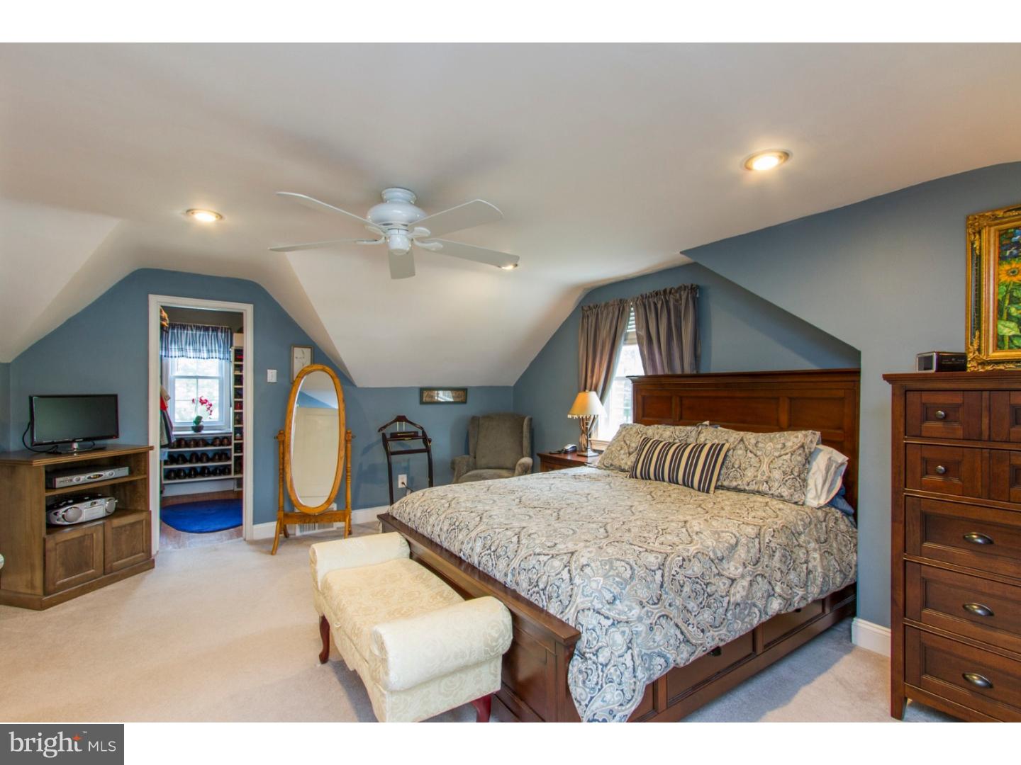 2610 Oriole Road Broomall, PA 19008 - Photo 12 of 25 Master Bathroom