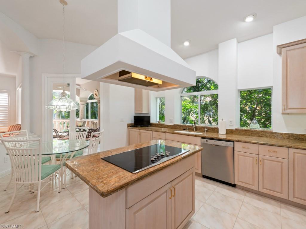 600 Via Mezner, Unit 1502 Naples, FL 34108 - Photo 9 of 28