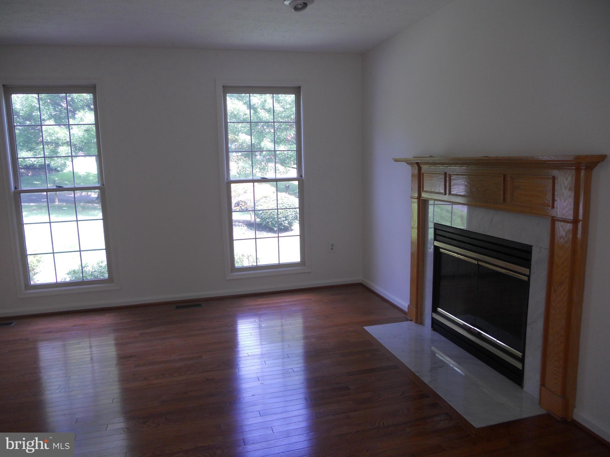 2663 Melba Road Ellicott City, MD 21042 - Photo 4 of 27 Living Room