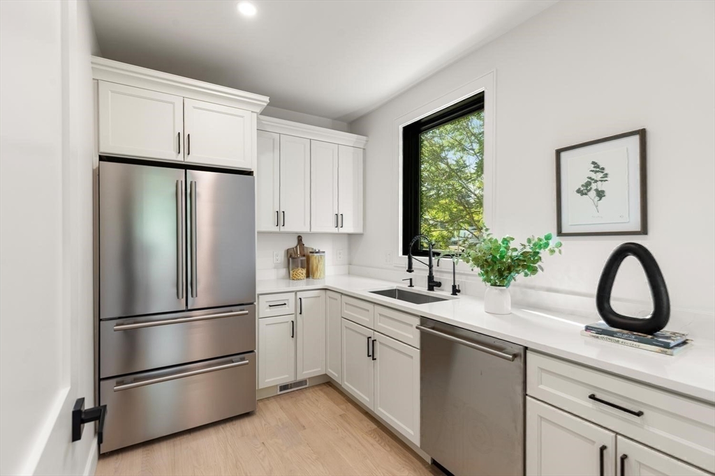 863 Main Street Reading, MA 01867 - Photo 22 of 42