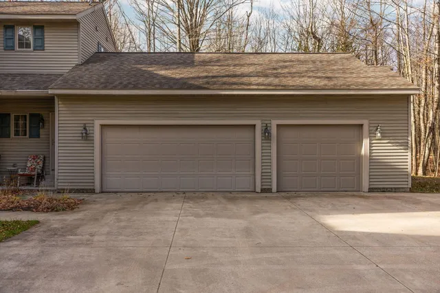 $849,000 | 15445 Holly Drive, Thompsonville, MI 49683