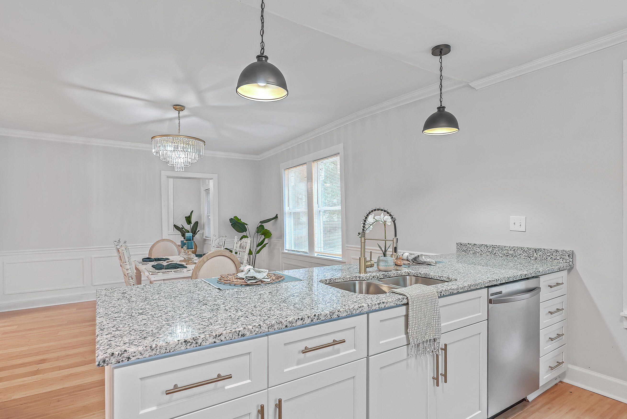 404 Raysor Street St. George, SC 29477 - Photo 19 of 40 Kitchen/Dining