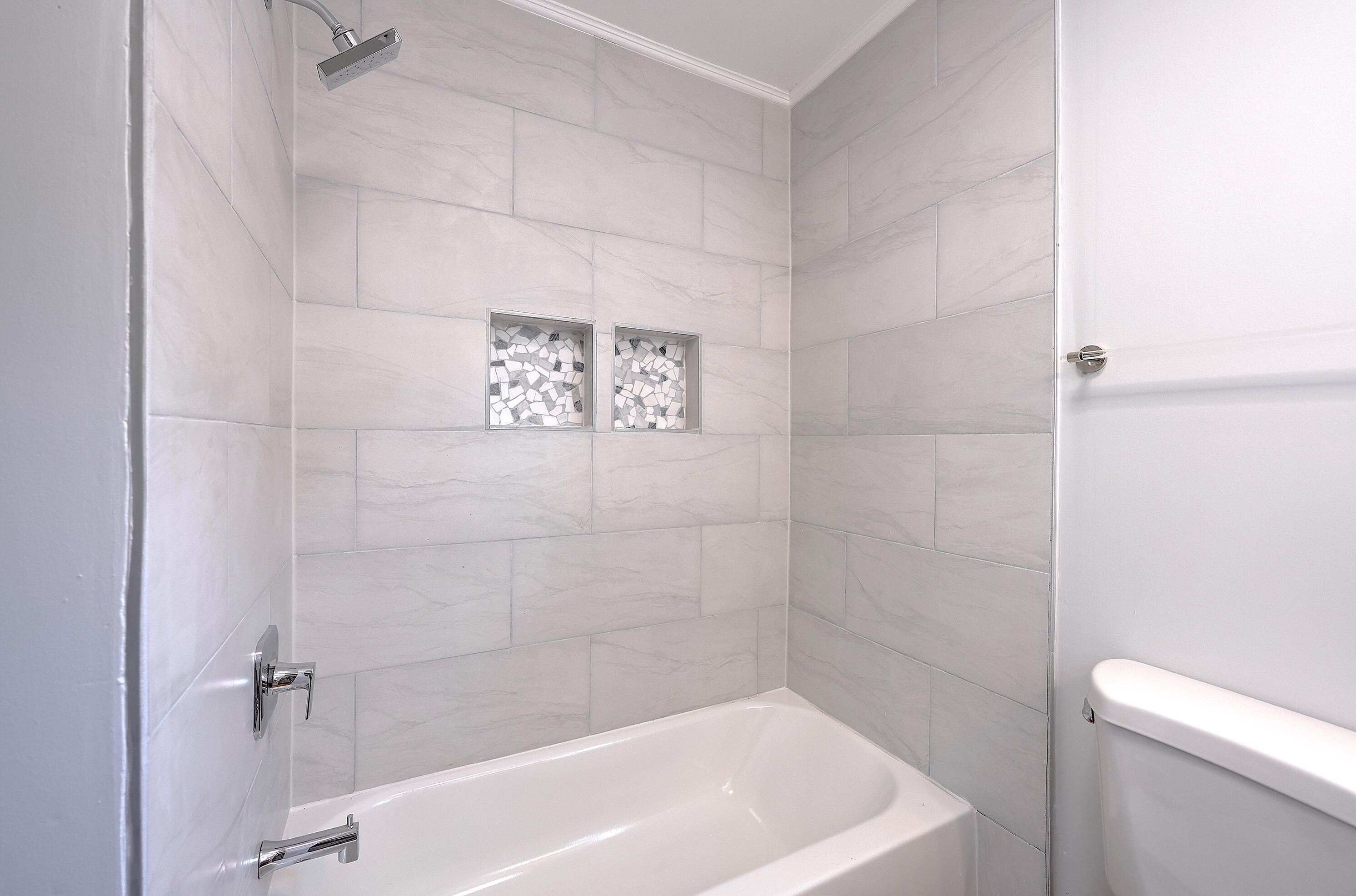 404 Raysor Street St. George, SC 29477 - Photo 37 of 40 Upstairs Bathroom