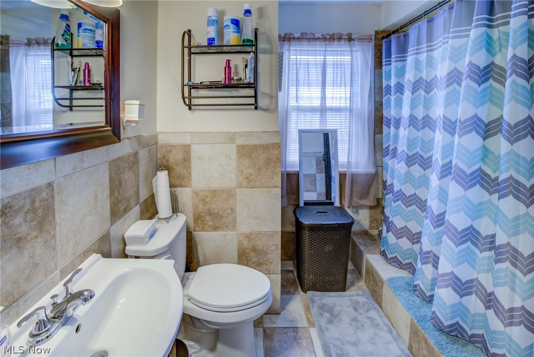 3603 Menlo Road Cleveland, OH 44120 - Photo 14 of 16