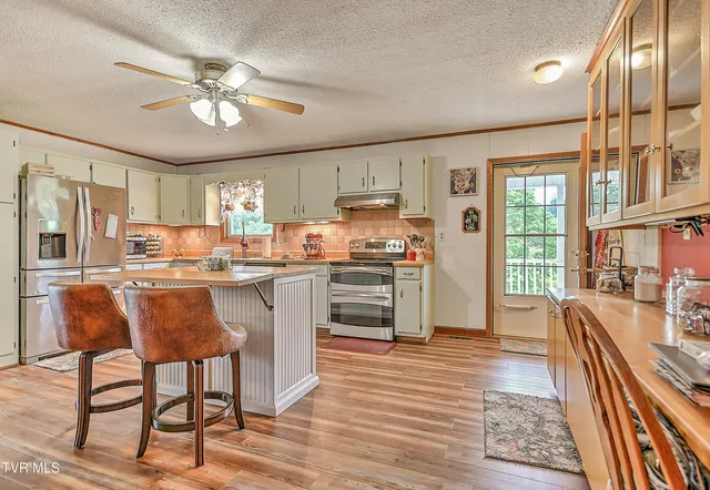 $399,900 | 15833 Black Hollow Road, Abingdon, VA 24210