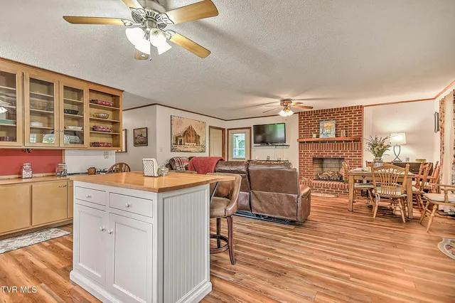 $399,900 | 15833 Black Hollow Road, Abingdon, VA 24210