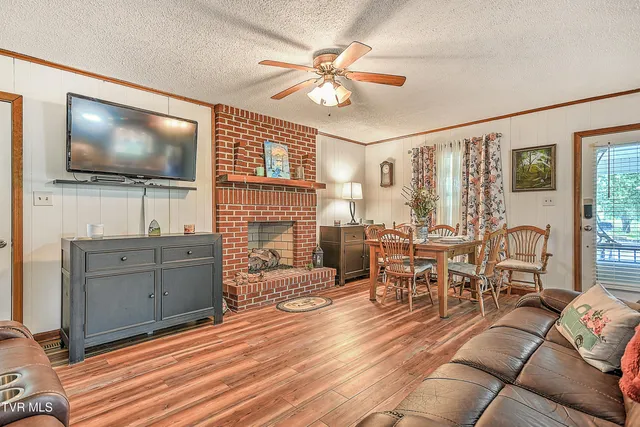 $399,900 | 15833 Black Hollow Road, Abingdon, VA 24210