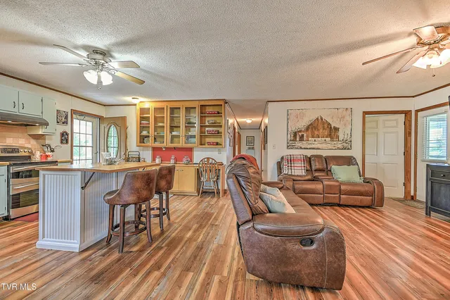 $399,900 | 15833 Black Hollow Road, Abingdon, VA 24210