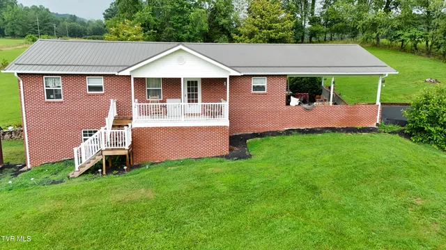 $399,900 | 15833 Black Hollow Road, Abingdon, VA 24210