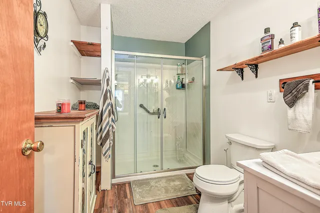 $399,900 | 15833 Black Hollow Road, Abingdon, VA 24210