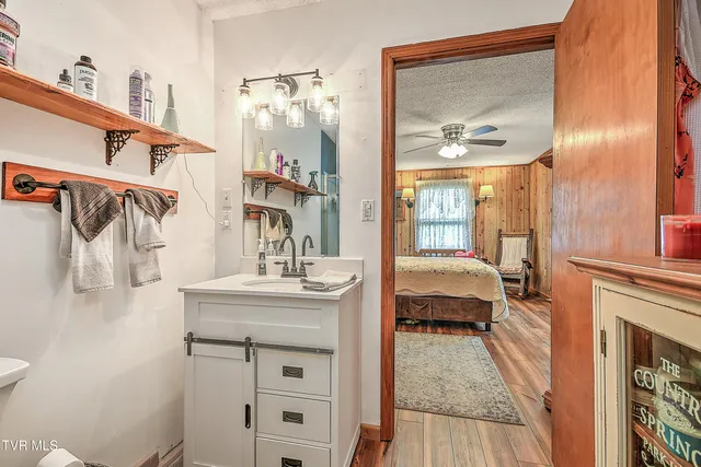 $399,900 | 15833 Black Hollow Road, Abingdon, VA 24210