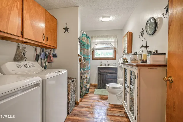 $399,900 | 15833 Black Hollow Road, Abingdon, VA 24210