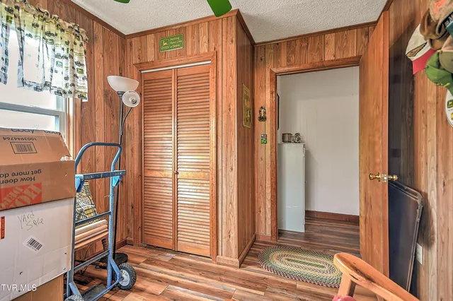 $399,900 | 15833 Black Hollow Road, Abingdon, VA 24210