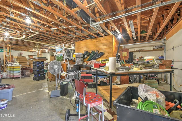 $399,900 | 15833 Black Hollow Road, Abingdon, VA 24210