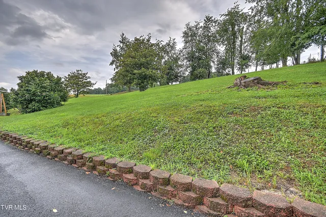 $399,900 | 15833 Black Hollow Road, Abingdon, VA 24210