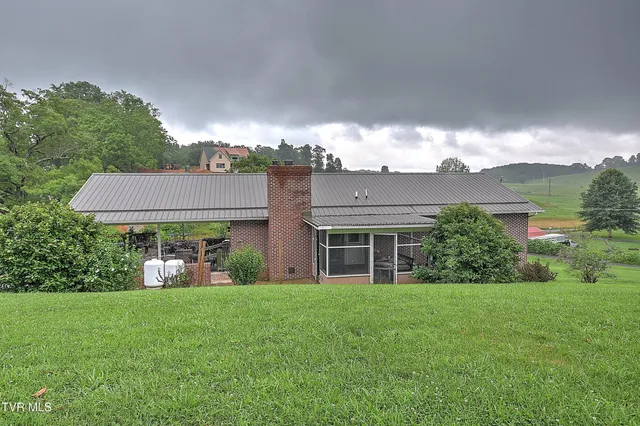 $399,900 | 15833 Black Hollow Road, Abingdon, VA 24210