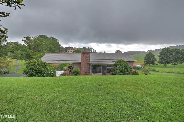 $399,900 | 15833 Black Hollow Road, Abingdon, VA 24210