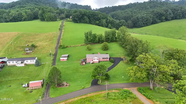 $399,900 | 15833 Black Hollow Road, Abingdon, VA 24210