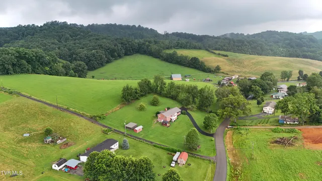 $399,900 | 15833 Black Hollow Road, Abingdon, VA 24210