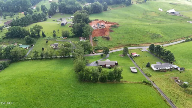 $399,900 | 15833 Black Hollow Road, Abingdon, VA 24210