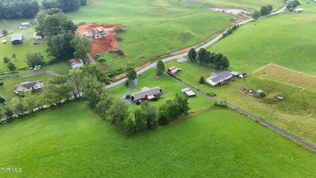 $399,900 | 15833 Black Hollow Road, Abingdon, VA 24210