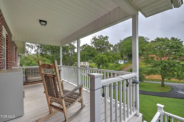 $399,900 | 15833 Black Hollow Road, Abingdon, VA 24210