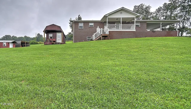 $399,900 | 15833 Black Hollow Road, Abingdon, VA 24210