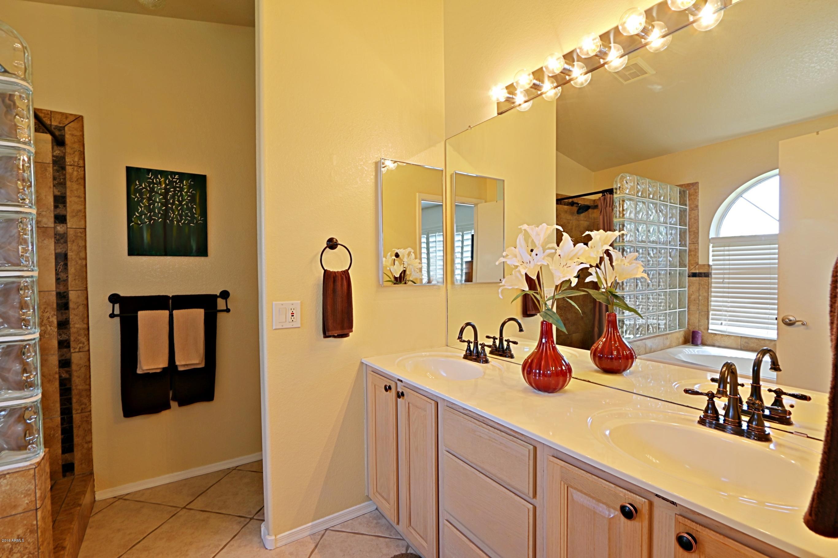 109 West Marco Polo Road Phoenix, AZ 85027 - Photo 19 of 33 Master Bath 1
