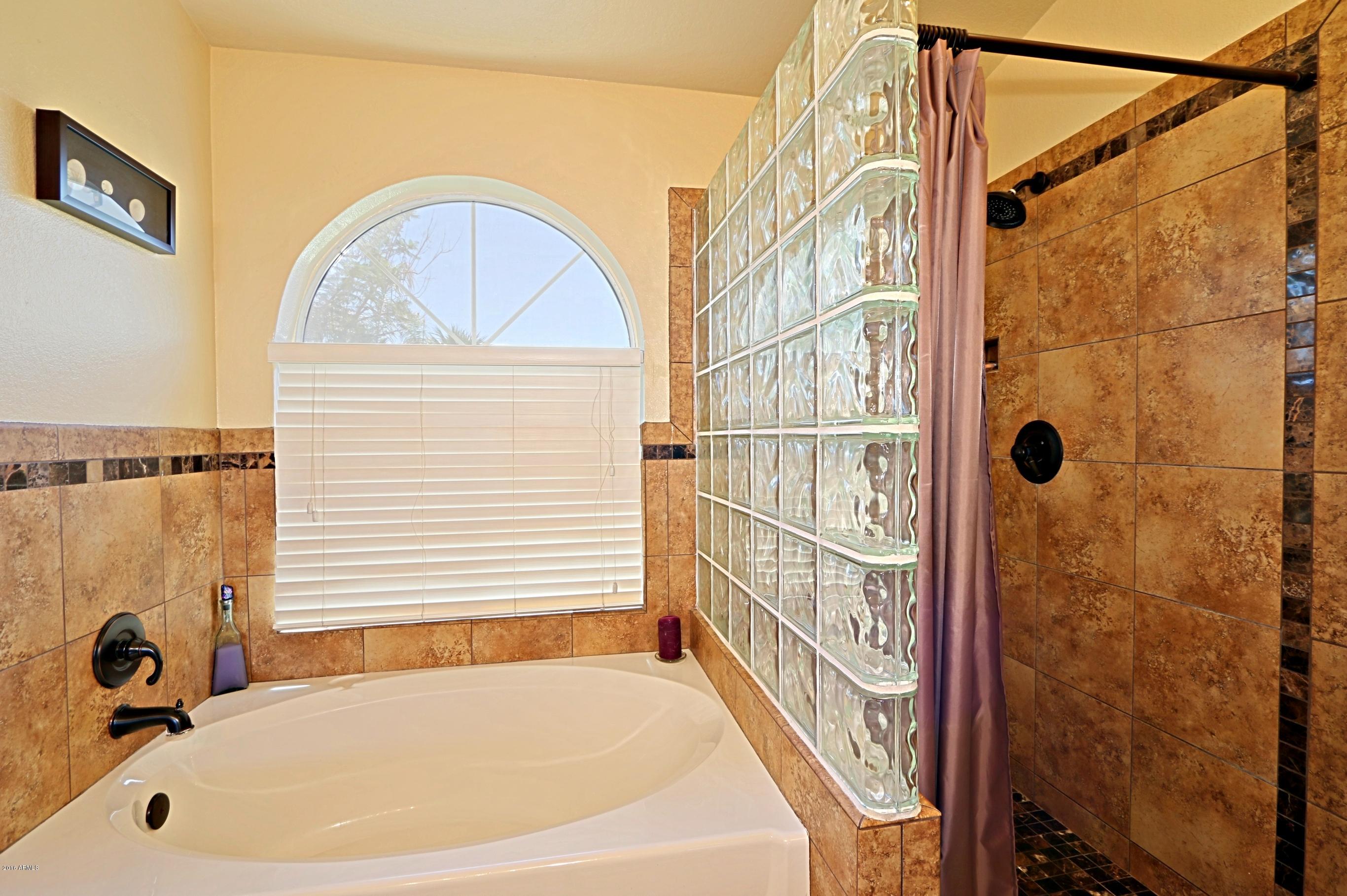 109 West Marco Polo Road Phoenix, AZ 85027 - Photo 20 of 33 Master Bath 2