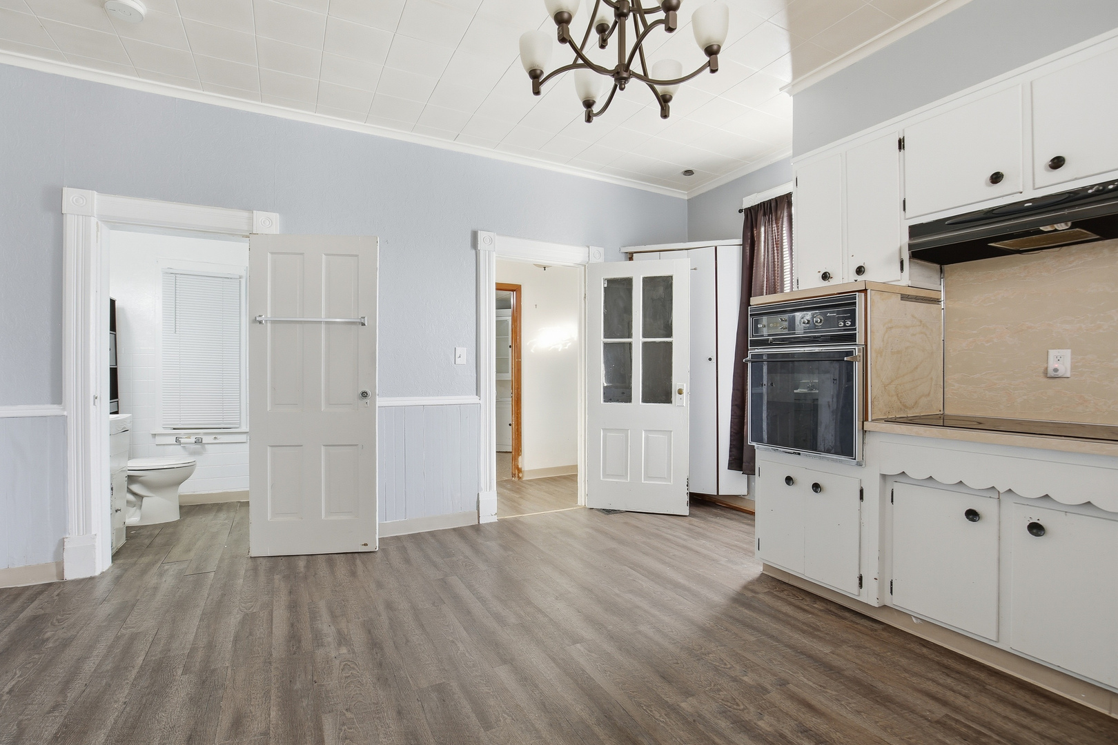 2115 West 4th Street Davenport, IA 52802 - Photo 20 of 24 a view of a kitchen with electric appliances