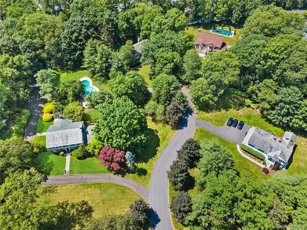 $1,350,000 | 1 Finnegan Lane, Montebello, NY 10901