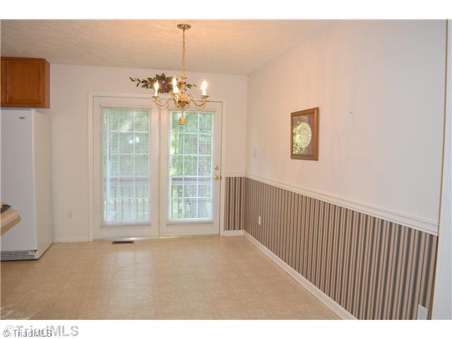 196 Setliff Road Reidsville, NC 27320 - Photo 4 of 12 Dining Room.