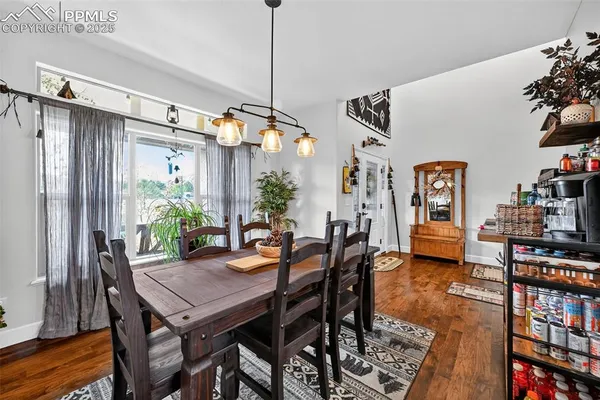 a view of a livingroom and dining room