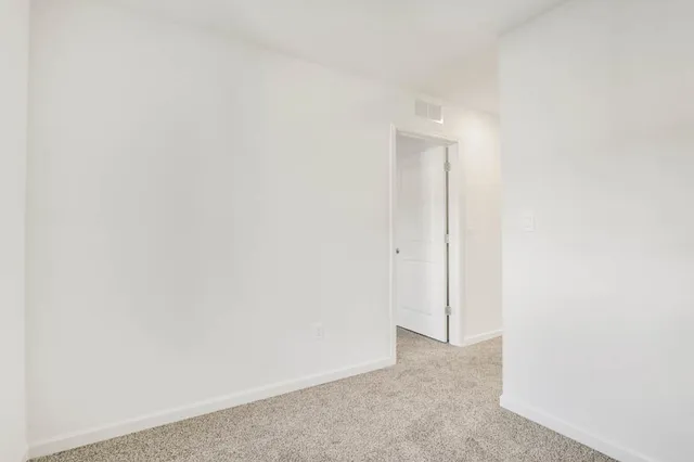 $289,990 | 887 Briar Gln Court, Hampshire, IL 60140