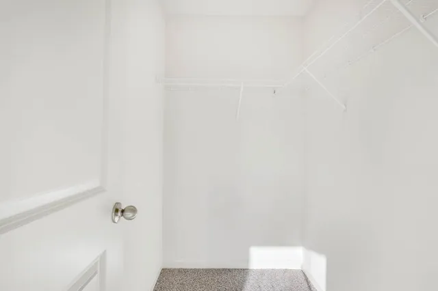 $289,990 | 887 Briar Gln Court, Hampshire, IL 60140