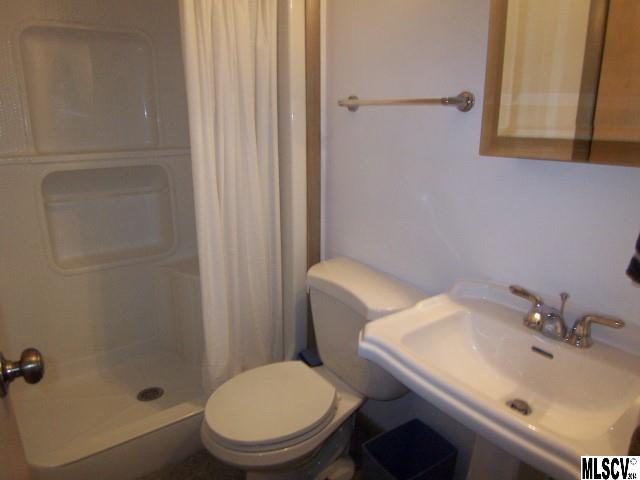 5274 Wolfe Road Hickory, NC 28601 - Photo 6 of 22 Gallery Image 6