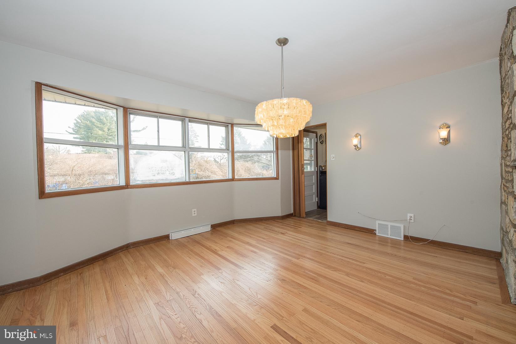 305 Old Farm Road Wyncote, PA 19095 - Photo 11 of 43 Gallery Image 11