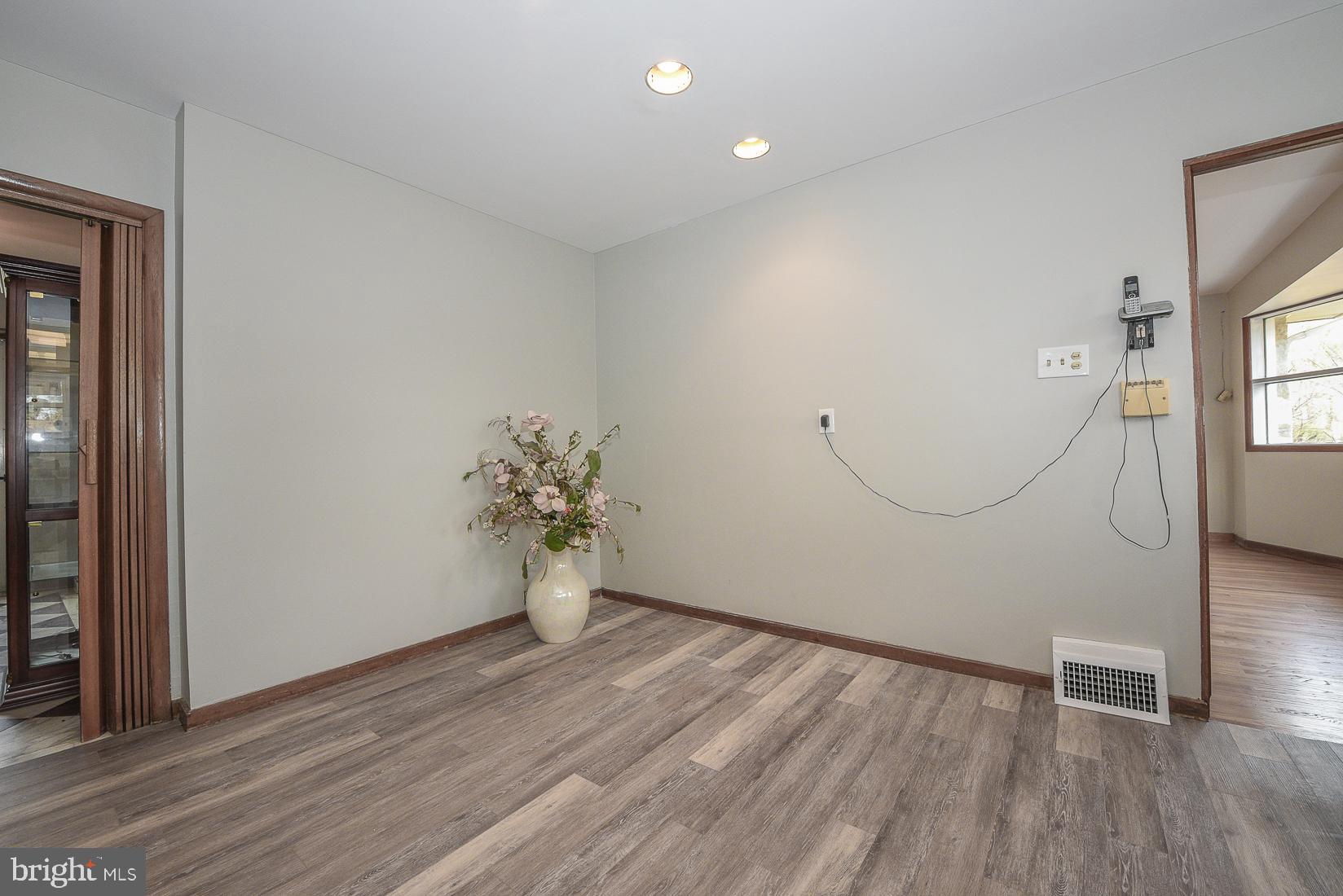 305 Old Farm Road Wyncote, PA 19095 - Photo 15 of 43 Gallery Image 15