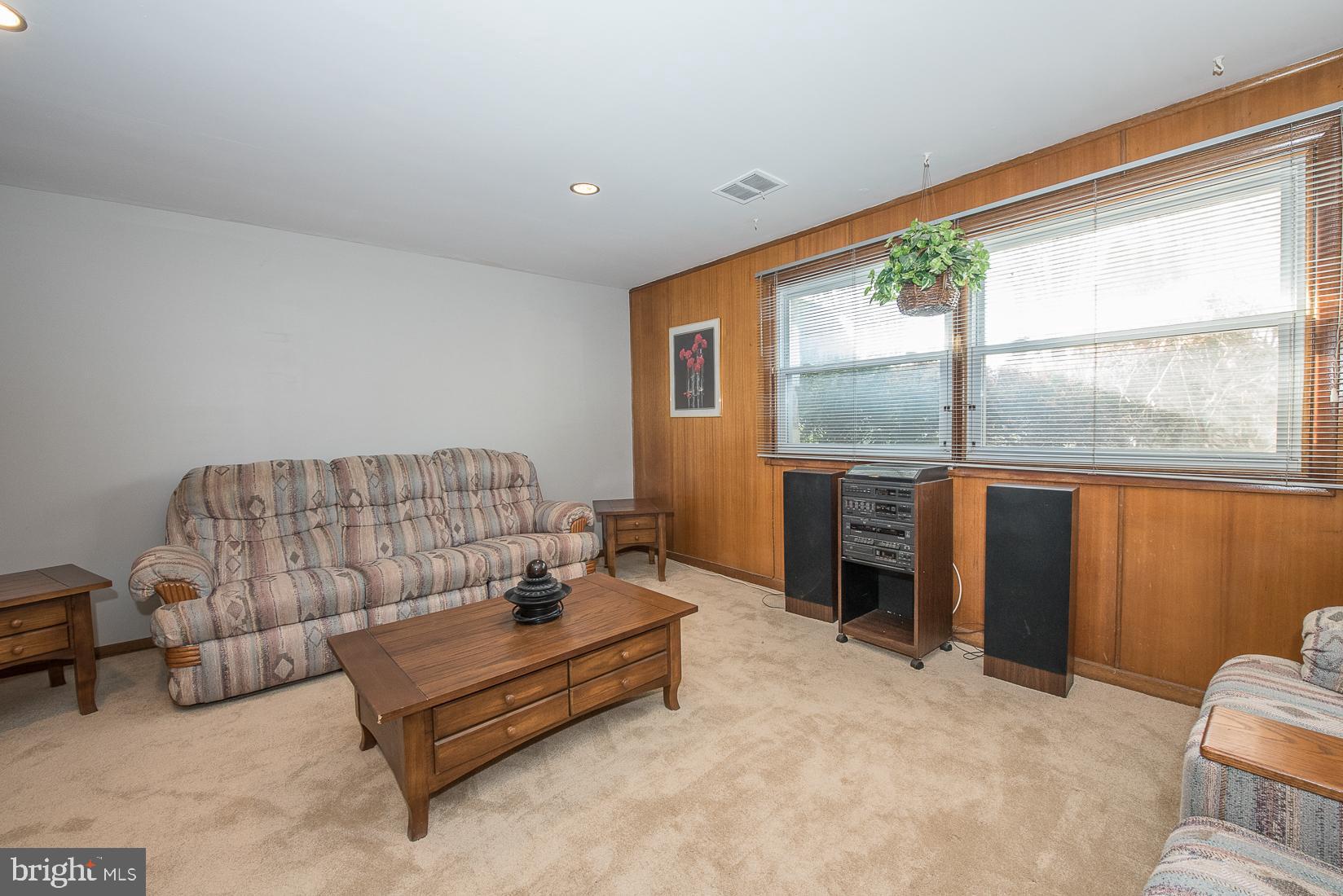 305 Old Farm Road Wyncote, PA 19095 - Photo 20 of 43 Gallery Image 20