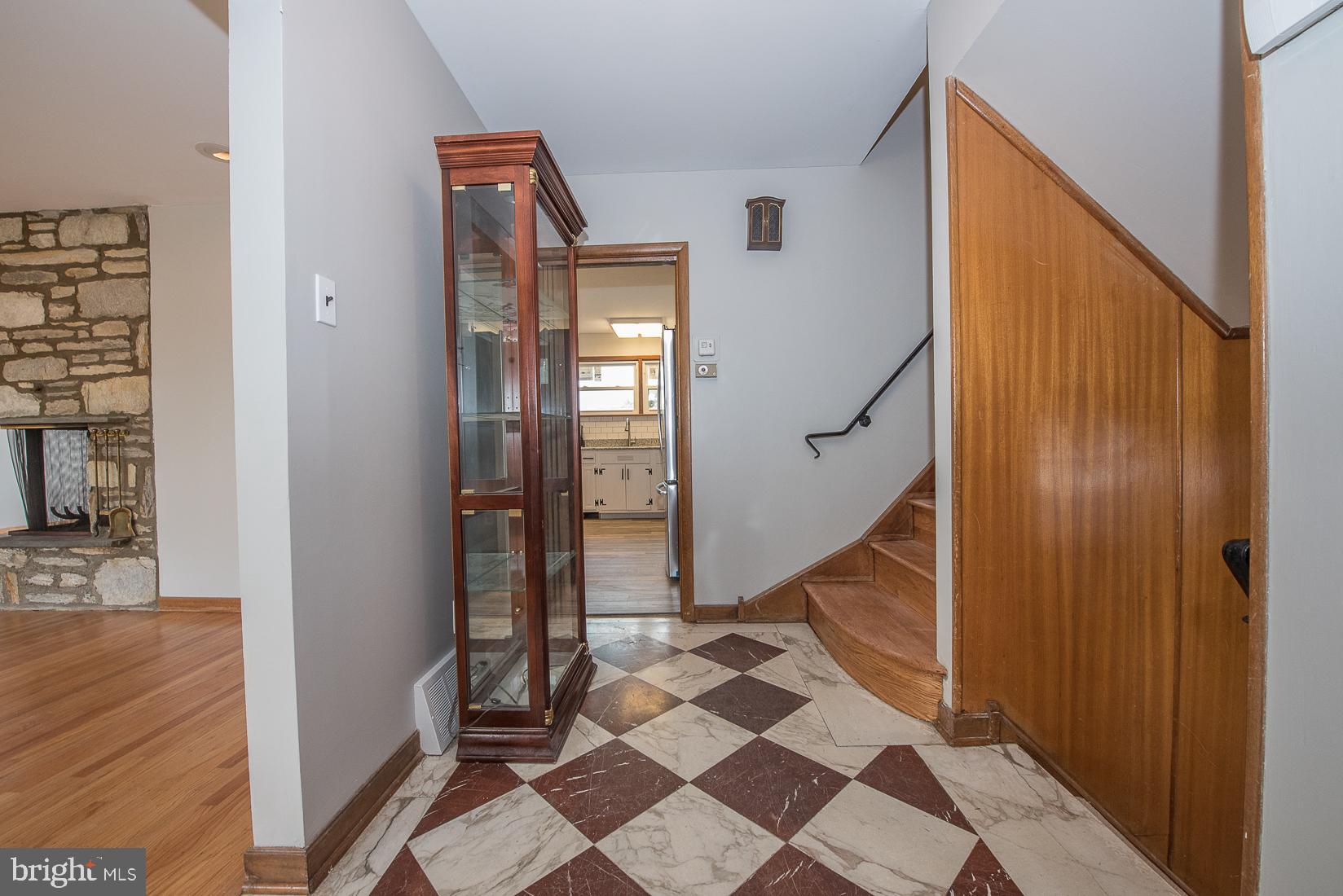 305 Old Farm Road Wyncote, PA 19095 - Photo 4 of 43 Gallery Image 4