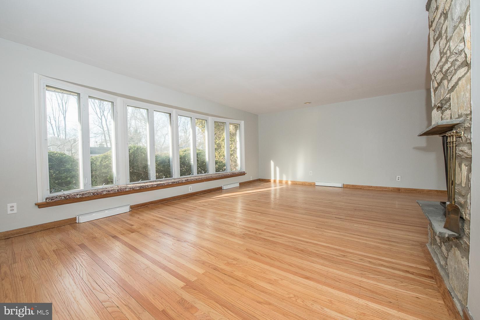 305 Old Farm Road Wyncote, PA 19095 - Photo 5 of 43 Gallery Image 5