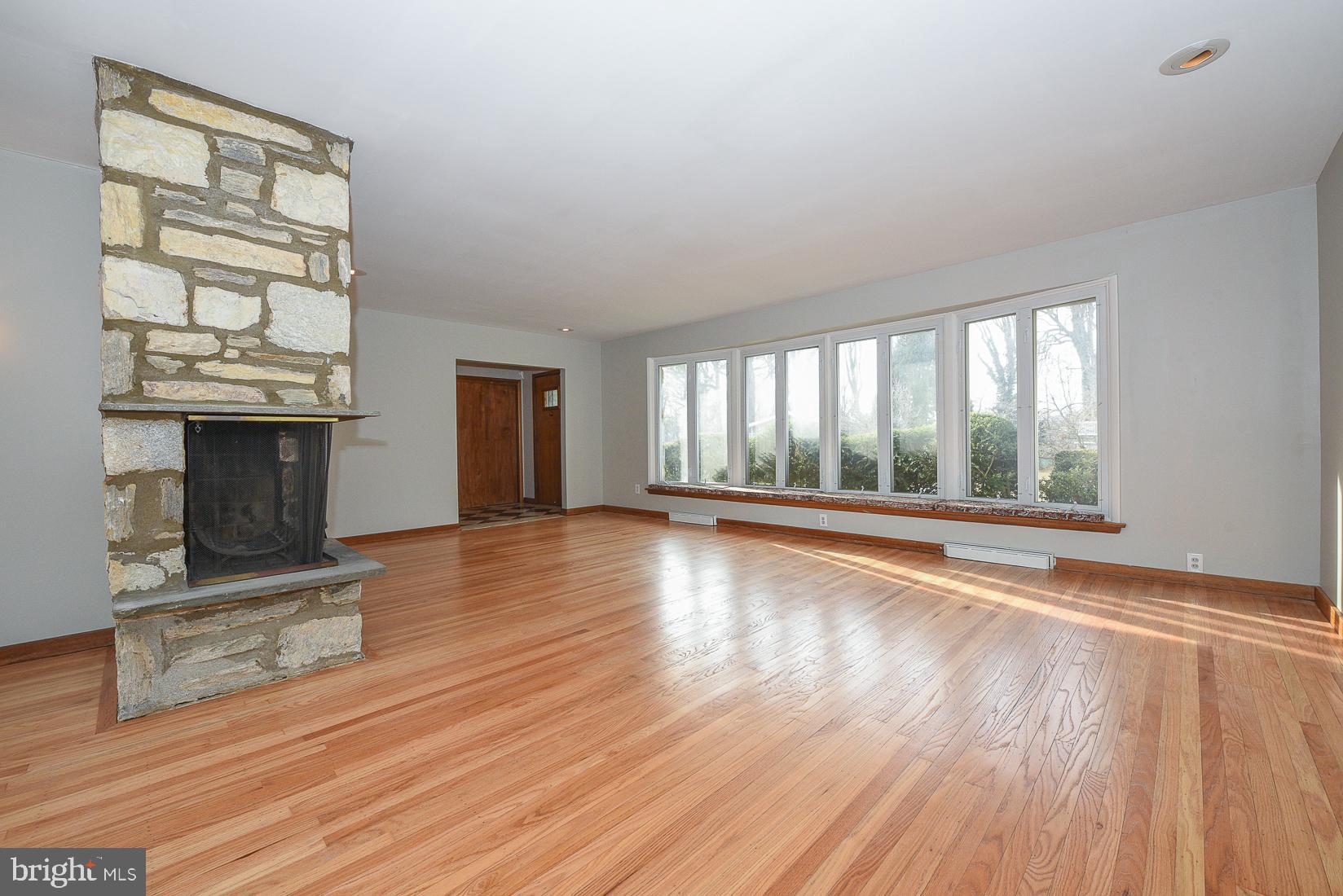 305 Old Farm Road Wyncote, PA 19095 - Photo 7 of 43 Gallery Image 7