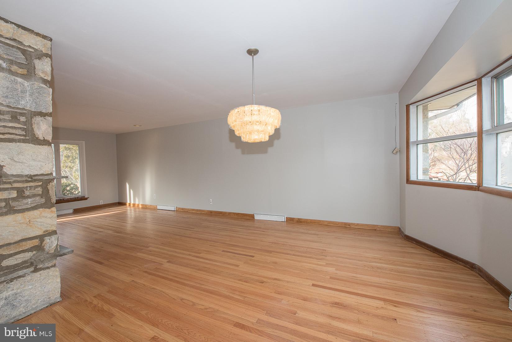 305 Old Farm Road Wyncote, PA 19095 - Photo 10 of 43 Gallery Image 10