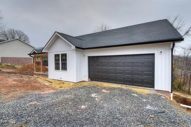 $434,900 | 218 Old Siam Road, Elizabethton, TN 37643