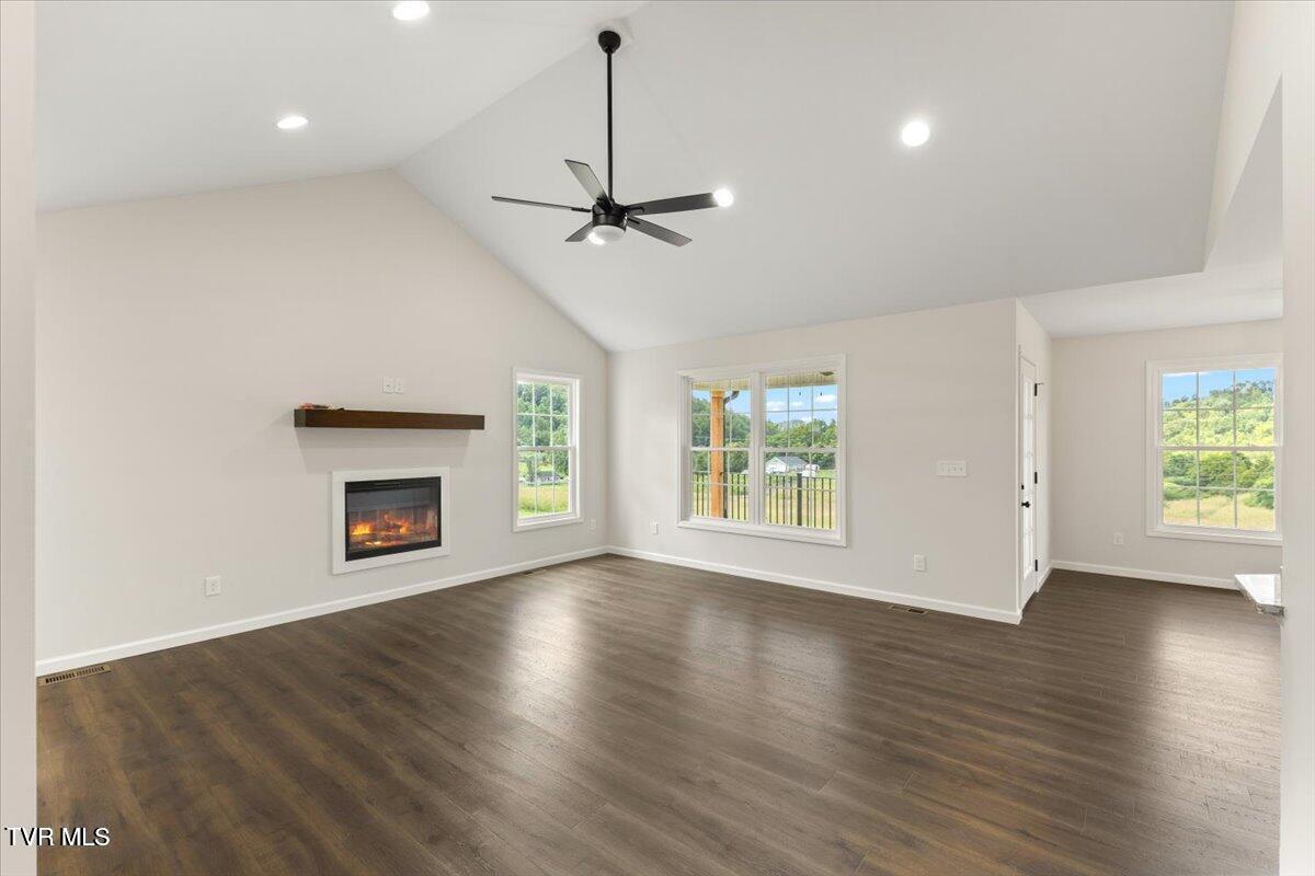 218 Old Siam Road Elizabethton, TN 37643 - Photo 5 of 18 C5