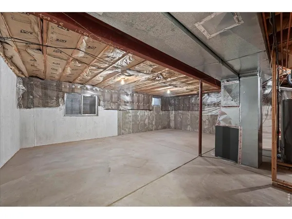 a view of a garage