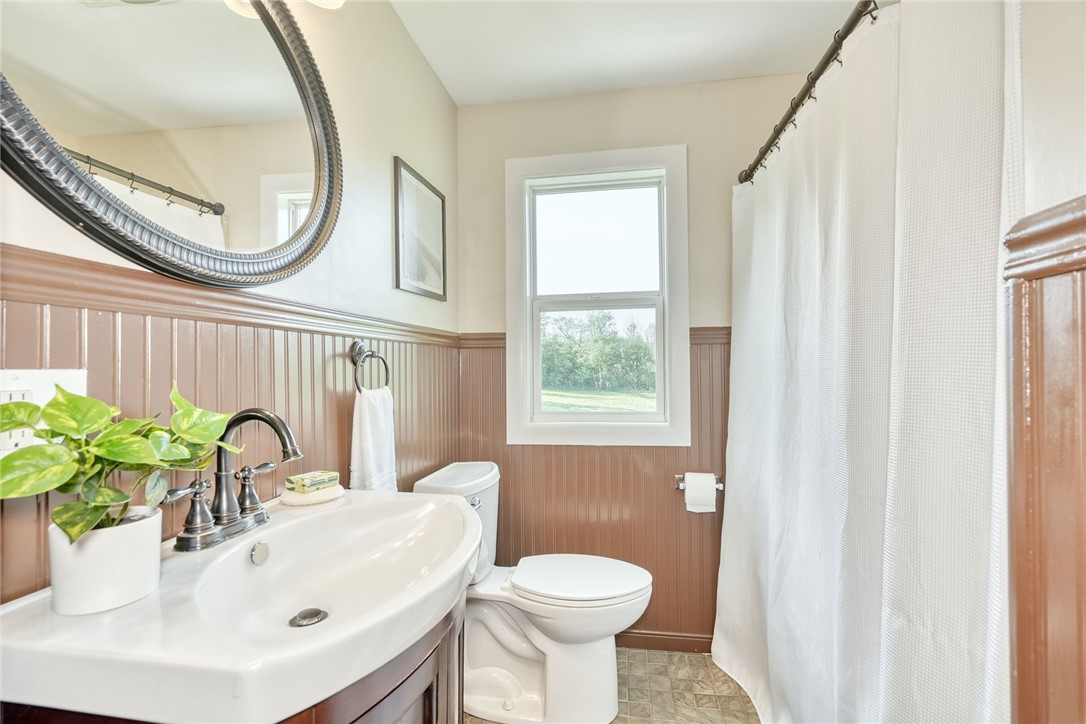 1815 Woodard Road Webster, NY 14580 - Photo 22 of 45 STYLISH BATH with TILE FLOOR * TUB/SHOWER COMBO